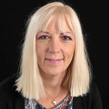 Wet Feet Warm Hearts Strong Places: a community created zine about flood  resilience in Hull