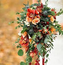 If you are worried, it's going to look weird, don't. Fall Wedding Bouquets For Your Big Day Mywedding Flower Bouquet Wedding Fall Wedding Flowers Fall Wedding Bouquets