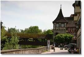 Das neu integrierte brunnengärtle mit schänke hat sich gut auf dem vergnügungspark etabliert und lädt die besucher zum verweilen und. Kuchen Und Brunnenfest In Schwabisch Hall