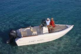 Le barche capelli si distinguono per la qualità dei materiali 100% made in italy e per l'eleganza delle linee. Boats Division Cantieri Capelli