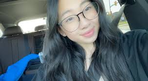 Fort Collins babysitter available