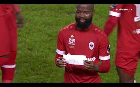 May 20, 2021 · de opdracht voor genk is duidelijk tegen antwerp: Met Shirts En Briefjes De Orginele Manieren Van Communiceren Van Lamkel Ze Antwerp Hln Be