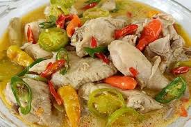 Sensasi rasa gurih, asam, dan pedasnya menyatu dalam satu masakan. Garang Asem Ayam Makanan Khas Jawa Tengah Yang Bisa Dibuat