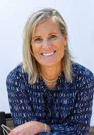 Carolyn Thayer's Instagram, Twitter & Facebook