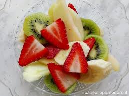 Dessert, ricette / di enrico robbiani. Macedonia Di Frutta Paneoliopomodoro