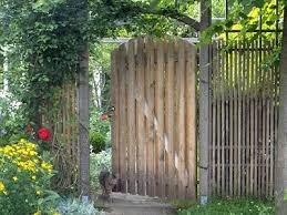 Gartenzaun Gartentor Sichtschutz Larche Holzzaun Gartentor Sichtschutz Garten Gartenturen