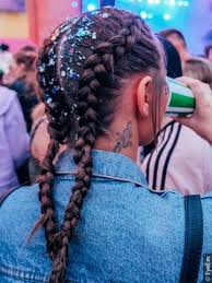 Medium length hairstyles and haircuts tend to suit all face shapes; The 5 Best Festival Hairstyles Latelierbrunette