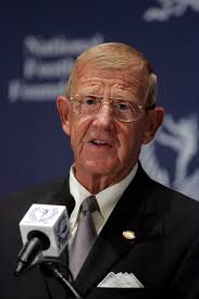 Lou Holtz Sculpture To Be Dedicated Saturday Morning