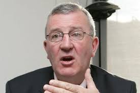 Resign or be removed, Fáilte Ireland chairman Michael Cawley was told  during 'frank' call with Tourism Minister Catherine Martin