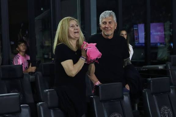 El conmovedor mensaje de la madre de Lionel Messi tras la muerte de su esposo | ¡HOLA!
