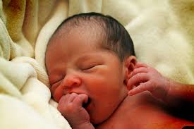 Hug Your Baby: HUG Teaching: When to Swaddle and When to Put Skin-to-Skin?