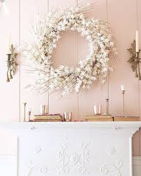 Pretty Little White Forsythia Blooms On A Wreath Yes Please Another One Of The 7 Simple Spring Vignette Ideas With Balsamhi Wreaths Spring Wreath Forsythia