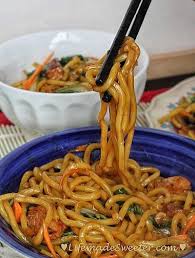 Slow Cooker Crockpot Chicken Lo Mein Life Made Sweeter Recipes Crockpot Meal Prep Cooker Recipes