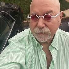 What is the best kid-friendly pizza place near the zoo in St. Louis?