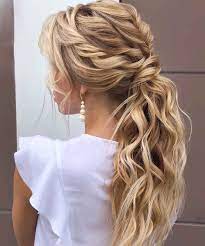 Realizza una semi coda di cavallo sui capelli ricci. Acconciature Capelli Ricci 150 Idee Semplici E Bellissime