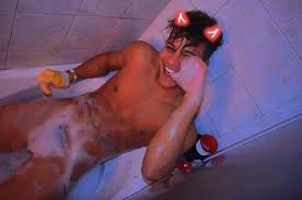 Denis Dosio, il twink di Forlì che provoca su Instagram (VIDEO) - BitchyX