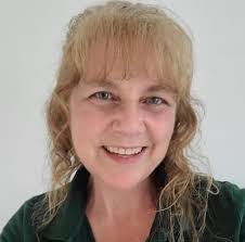 Melissa Lowry's Instagram, Twitter & Facebook