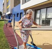Caídas en personas mayores | Consejos de prevención | Emera