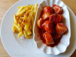 Currywurst Mit Pommes Karina Pampered Chef Currywurst Mit Pommes Currywurst Lebensmittel Essen