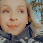 Lindsay Lantz's Instagram, Twitter & Facebook