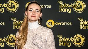 Hoe lang en hoeveel weegt emma starletto? Emma Wortelboer En Jurre Geluk Presenteren Sekstest Entertainment Telegraaf Nl