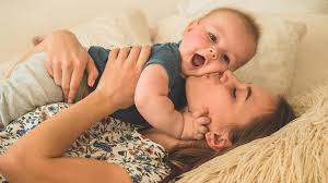 So steigt die wahrscheinlichkeit, laut der studie, eine frühgeburt zu haben um etwa 40%, sollte die frau bereits sechs monate nach der ersten geburt wieder schwanger werden. 4 Phasen Der Heilung So Lange Braucht Dein Korper Wirklich Um Sich Von Der Geburt Zu Erholen