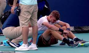 Jack draper, ranked 316th in the world, was given a wildcard to play at the miami open. British Teenager Jack Draper Collapses On Court At Miami Open Aktuelle Boulevard Nachrichten Und Fotogalerien Zu Stars Sternchen