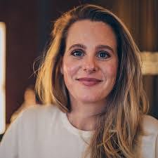 Karin Pfeiffer's Instagram, Twitter & Facebook