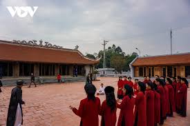 From wikimedia commons, the free media repository. Du Lá»‹ch Phu Thá» Ná»— Lá»±c Ä'á»•i Má»›i Sáº£n Pháº©m Ä'á»ƒ Thu Hut Khach Vov Vn