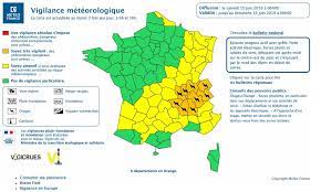 Christophe person, marc hay, sandra larue et guillaume séchet. Le Telegramme France Orages Violents Neuf Departements Places En Vigilance Orange