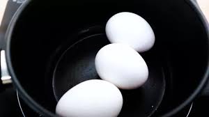 El huevo duro es un complemento imprescindible para muchas de nuestras recetas: Como Hacer Un Huevo Duro Con Imagenes Wikihow