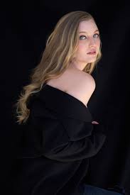 Helene Aquilla | An Ember In The Ashes Wiki | Fandom