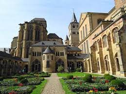 Check spelling or type a new query. Trier Dom Blick Vom Kreuzgang Auf Den Domgarten Bild Von Mosel Radweg Koblenz Tripadvisor