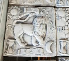 Löwen sind selbstbewusste und gesellige menschen, die ein ausgesprochen großes herz haben. Sternzeichen Lowe Bild Zum Aufhangen Naturstein Centrum Lpm