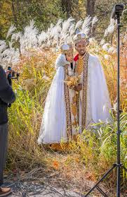 Maybe you would like to learn more about one of these? Traditionelle Hochzeitskleider Aus Aller Welt Brigitte De