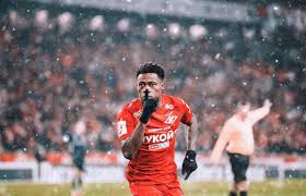 Ajax footballer quincy promes has been arrested after an alleged involvement in a serious stabbing incident on the outskirts of amsterdam. Quincy Promes On Twitter Very Proud To Win The Player Of The Year Award In Russia Thanks Everyone That Voted For Me And For The Great Support Throughout The Year Grateful