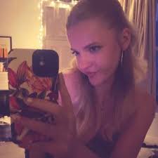 betsy (@betsy.bright)