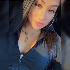 A throwback to middle school Sarah who wore a windbreaker to school every  damn day. And if you zoom in