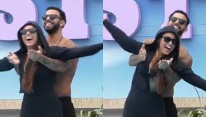 Liliana e Fábio imitam famosa cena do 'Titanic' ao som de 'My Heart Will Go  On'