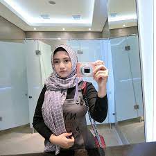 Pin By Mohammed Sarfan On Hijabeksposes Hijab Chic Girl Hijab Hijab Prom Dress