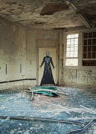 Pin By Honey On Abandoned Abandoned Hospital Abandoned Places Abandoned Asylums