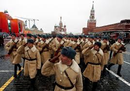 После военного парада 7 ноября 1941 года — на фронт. V Moskve Proshel Marsh V Chest Godovshiny Parada 1941 Goda Ru Delfi
