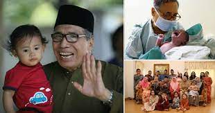 Harini treatment ke2 kat klinik dr hamit arshat. Jadi Bidan Kepada Menantu Dr Hamid Arshat Sambut Sendiri 8 Kelahiran Cucu Vanilla Kismis