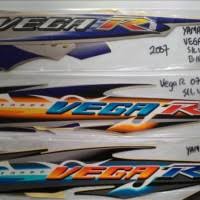 Assalamualaikum permisi admind numpang jualan stiker fariasi yamaha vega r new wa 085235563555 / 085704355528 lokasi di ngawi jawa timur bisa kirim via jne atau pos trimakasih admind wassalam. Jual Stiker Vega R New Murah Harga Terbaru 2021