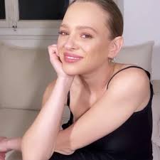 השחקנית שמאחוריה סרטים רבים על התפקידים נחשקים בארץ ובעולם. Kk47oyanei86fm