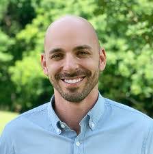 Mara Crews's Instagram, Twitter & Facebook