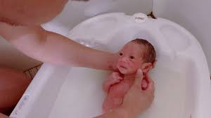 What kind of milk should you be using? Milk Bath For Baby S Rash Minnie S Vlog 877 Youtube
