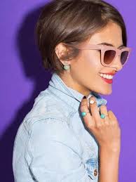 La lunghezza media dei capelli è sicuramente quella più versatile e facile da gestire: Tagli Capelli Medio Corti Idee E Tendenze Per Tutte Le Globelife