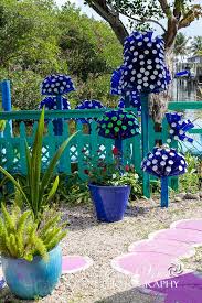 Bottle Trees For The Garden Bottle Trees Garden Vidler Rv Travels Full Time Rving Jardin Jardins Deco Jardin Et Decoration Jardin