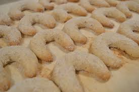 These authentic austrian linzer cookies will be your favorite christmas cookies ever! Vanillekipferl Baking In Saskatoon